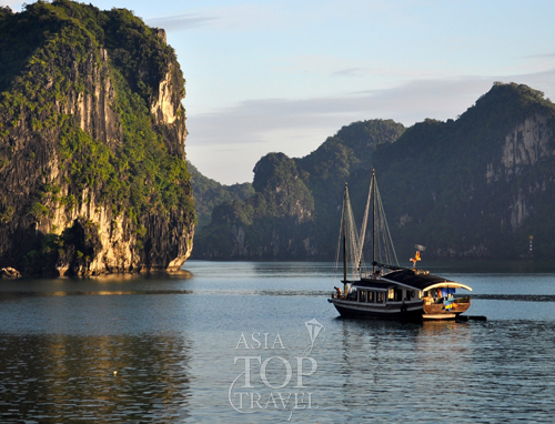 Hanoi - Halong Bay - Angkor 